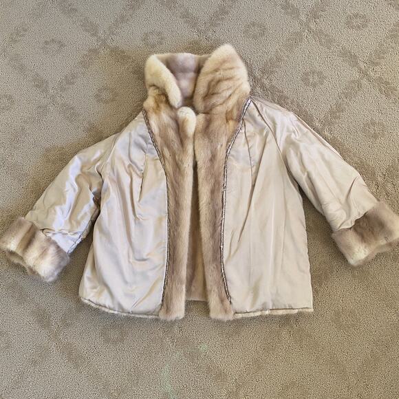 Med / Large Vintage Blonde Mink Fur Coat with Pleated Satin Lining - Picture 16 of 16